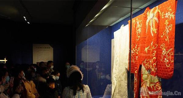 《锦绣世界——国际丝绸艺术展》在贵州省博物馆开展